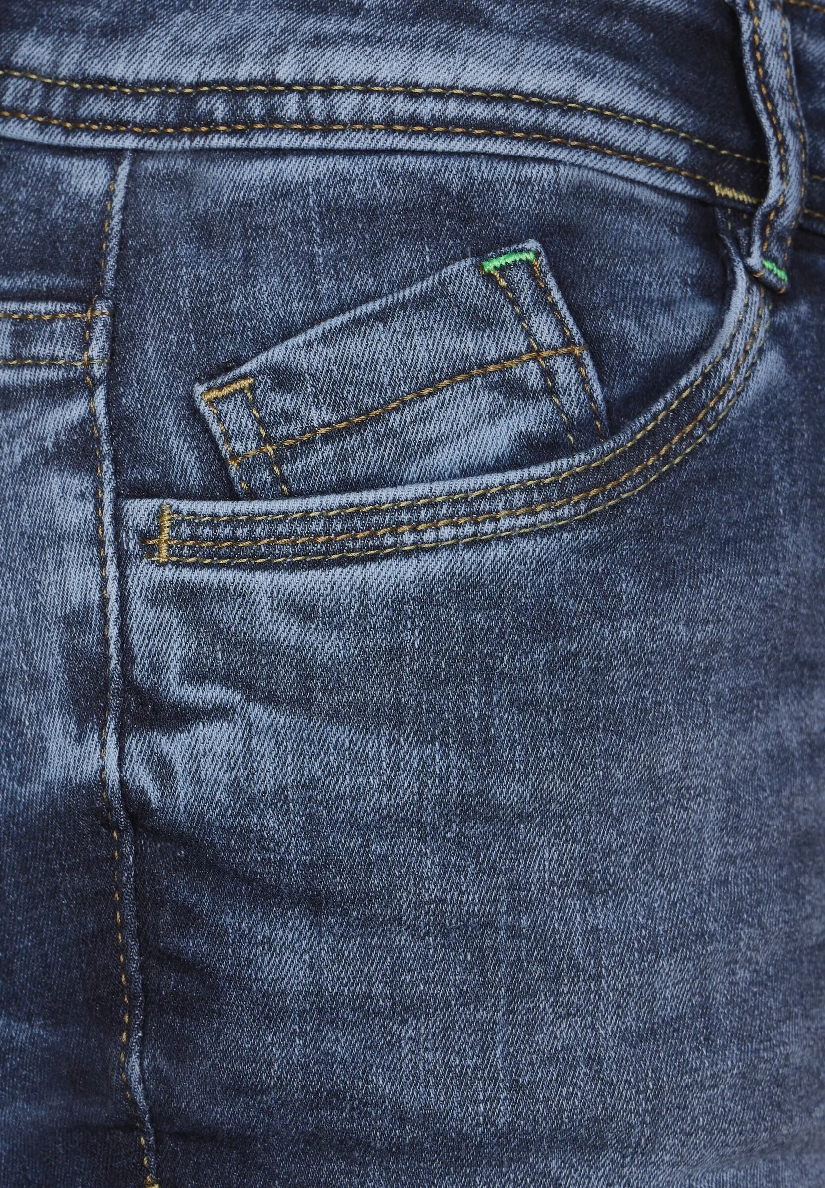 Casual Fit Jeans