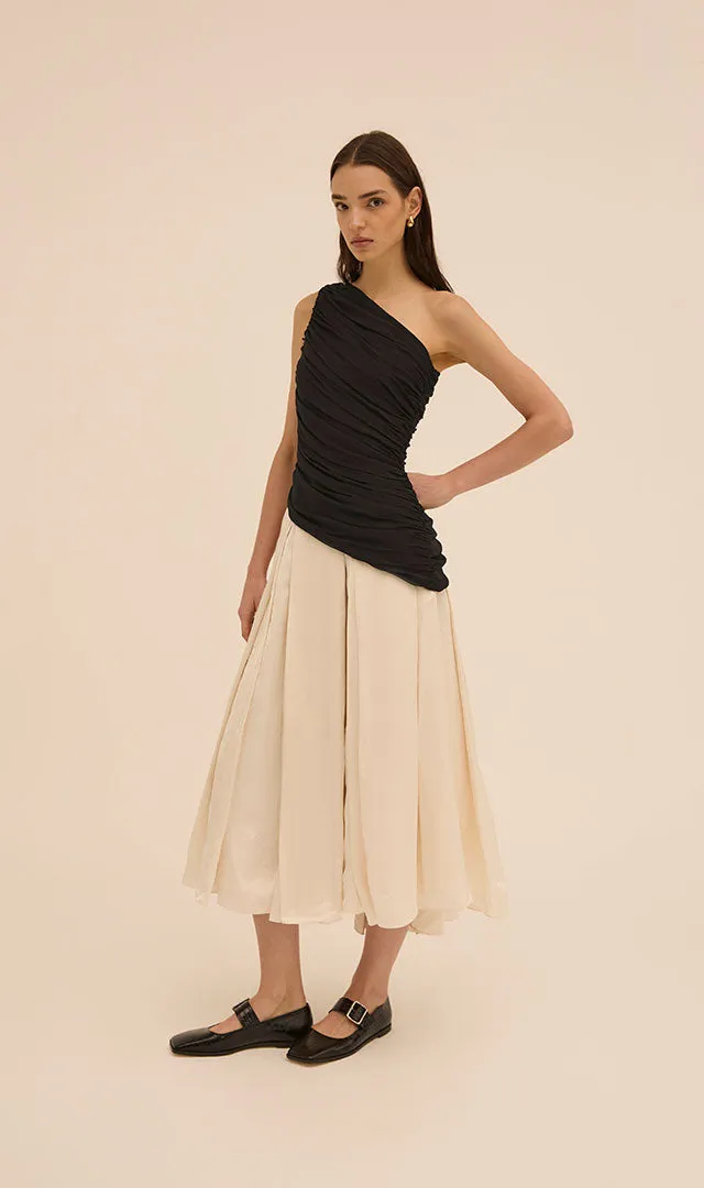 Layal Asymmetric Top in Black