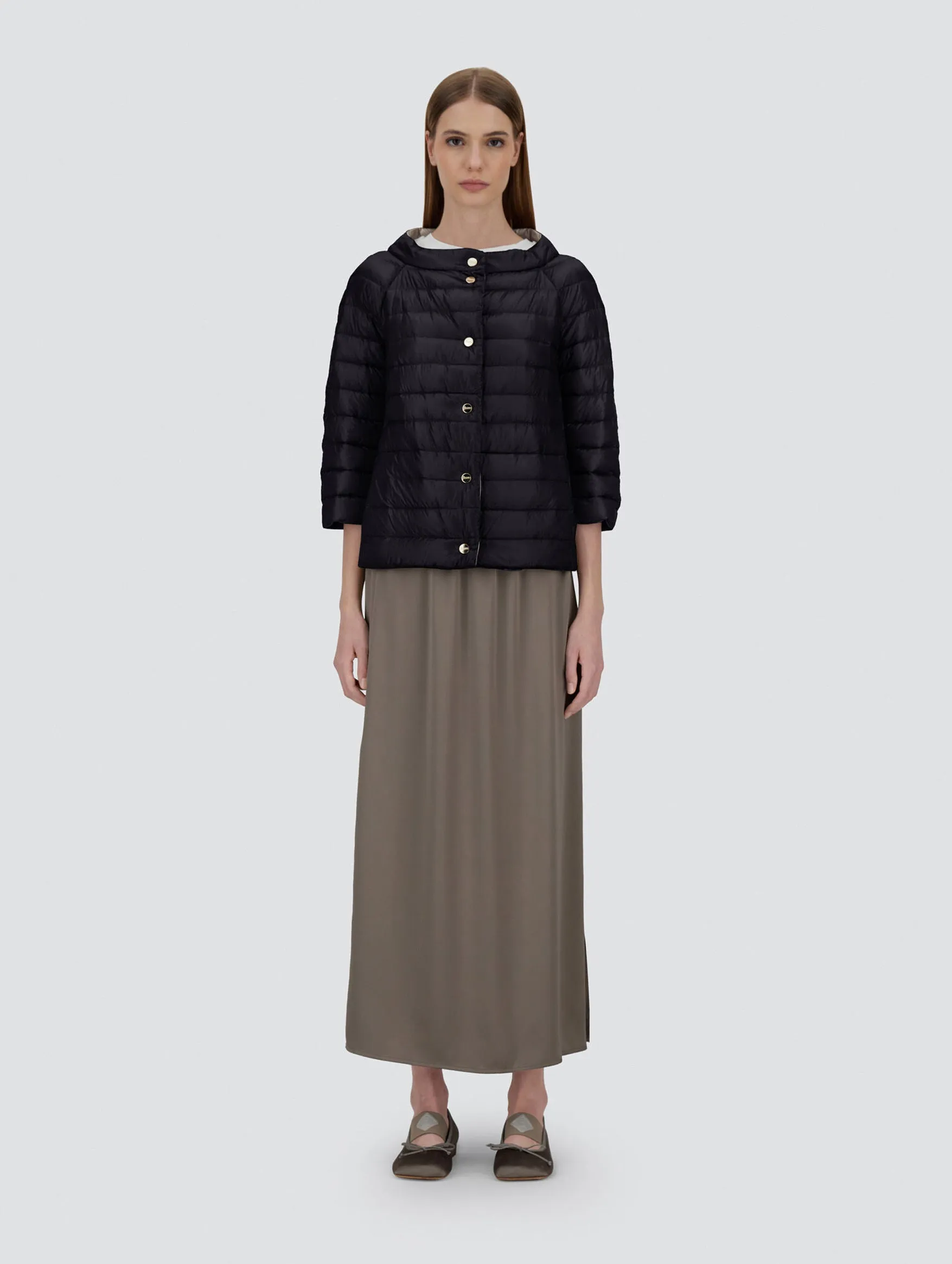 Ultralight Nylon Reversible Cape in Black/Grey